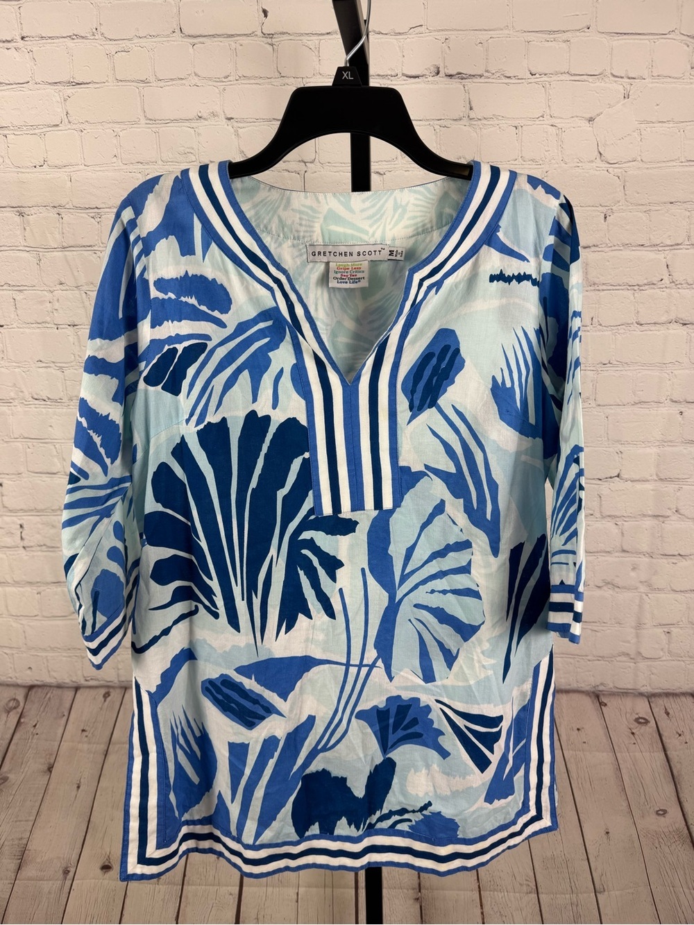 Gretchen Scott Palm Print Tunic Blouse Striped Trim Split V Neck Size Medium